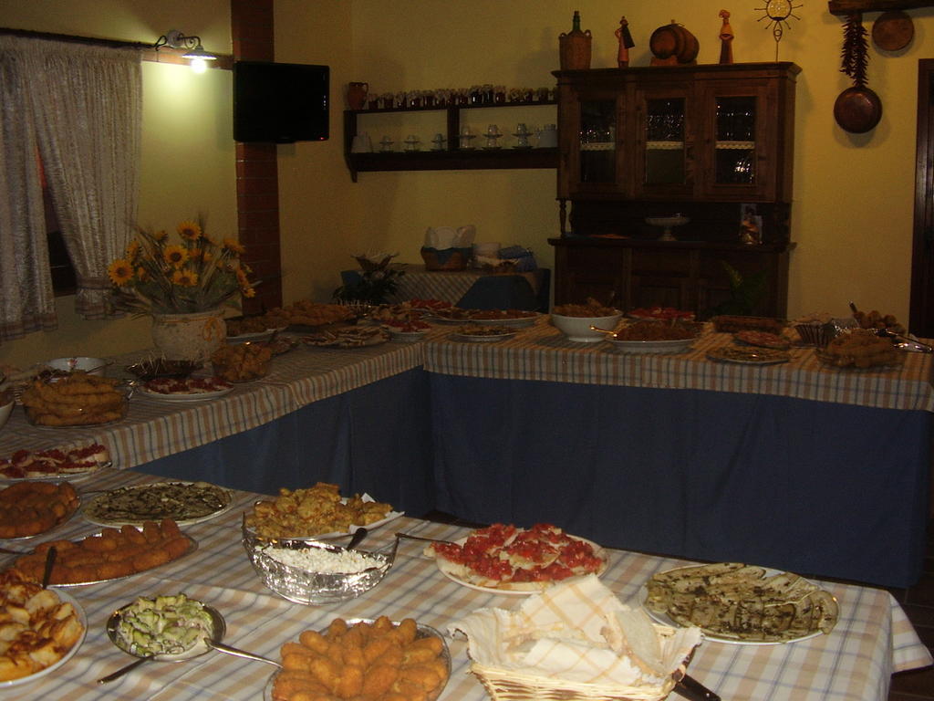 Agritursmo Montesalerno Villa Diamante Luaran gambar
